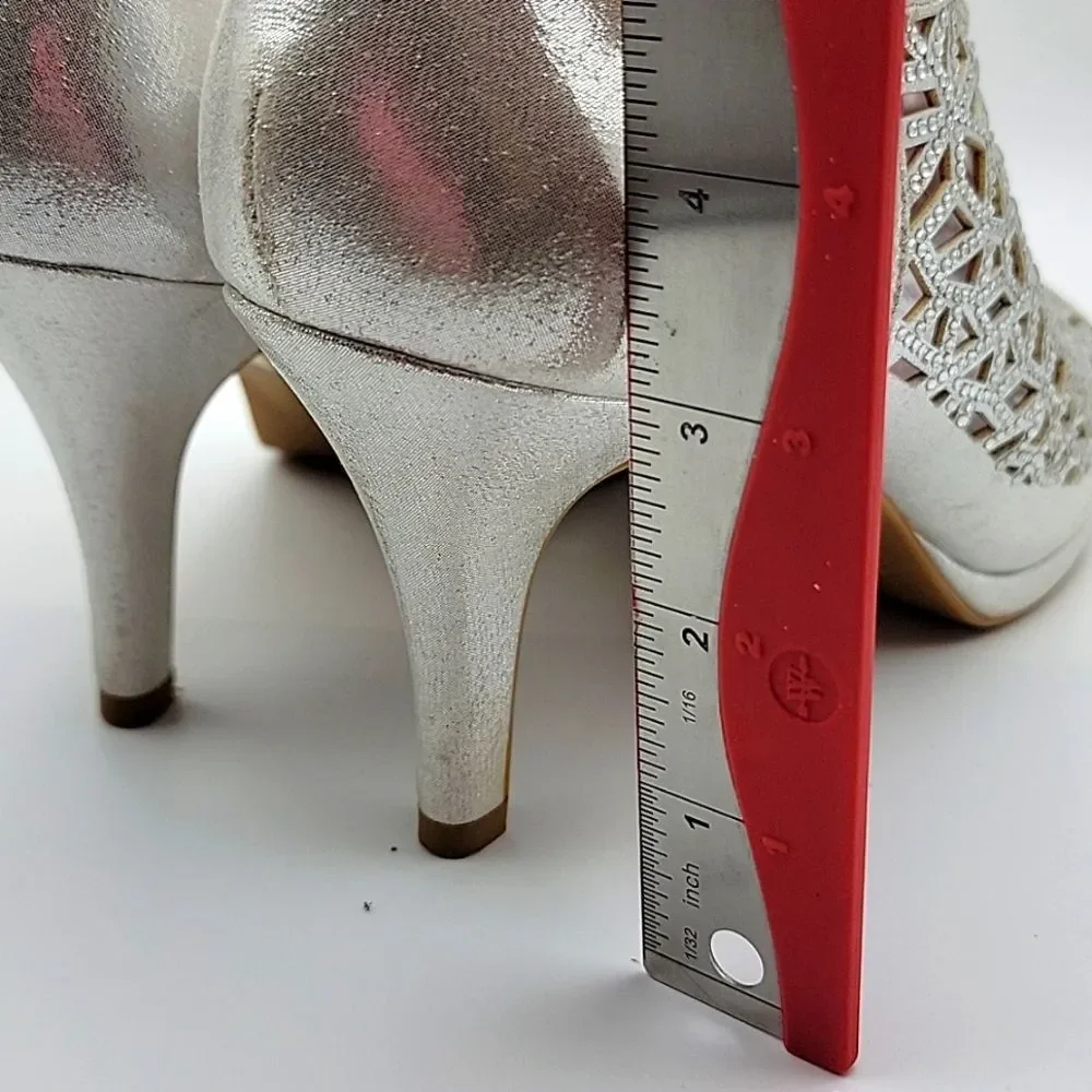 Like NEW Alex Marie Silver Metallic Heels with Rhinestones. SIZE‎ 9M. S905 - Picture 7 of 8